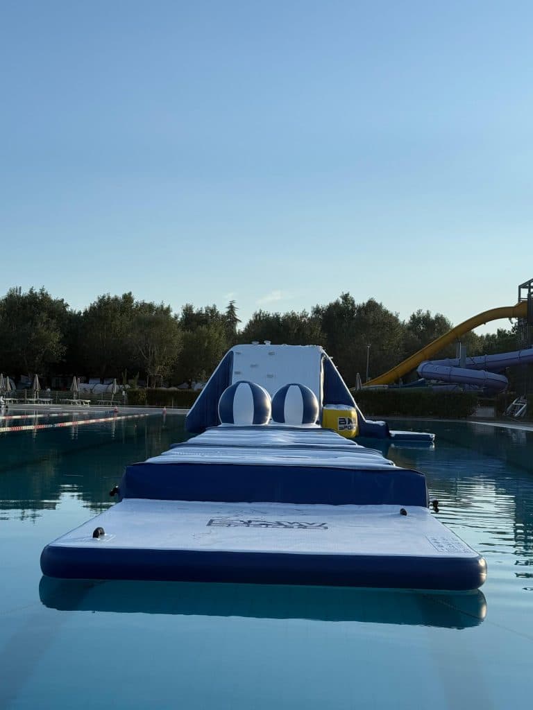 Marina-Julia-Italie BAW-Sports Poolcourse obstacle aquatique gonflable piscine